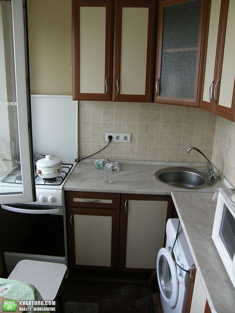 Rent out 1-room apartment. Киев, Жукова — photo 1