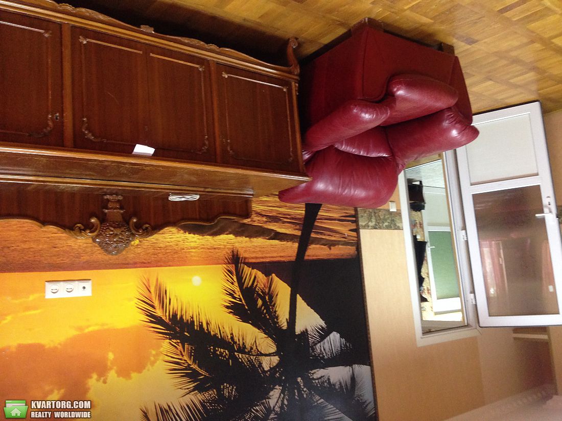 Rent out 4-room apartment. Киев,  Березневая — photo 9
