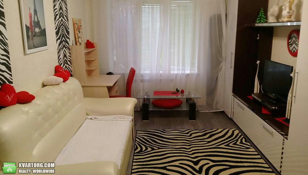 Rent out 1-room apartment. Киев, Дмитрия Луценко — photo 1