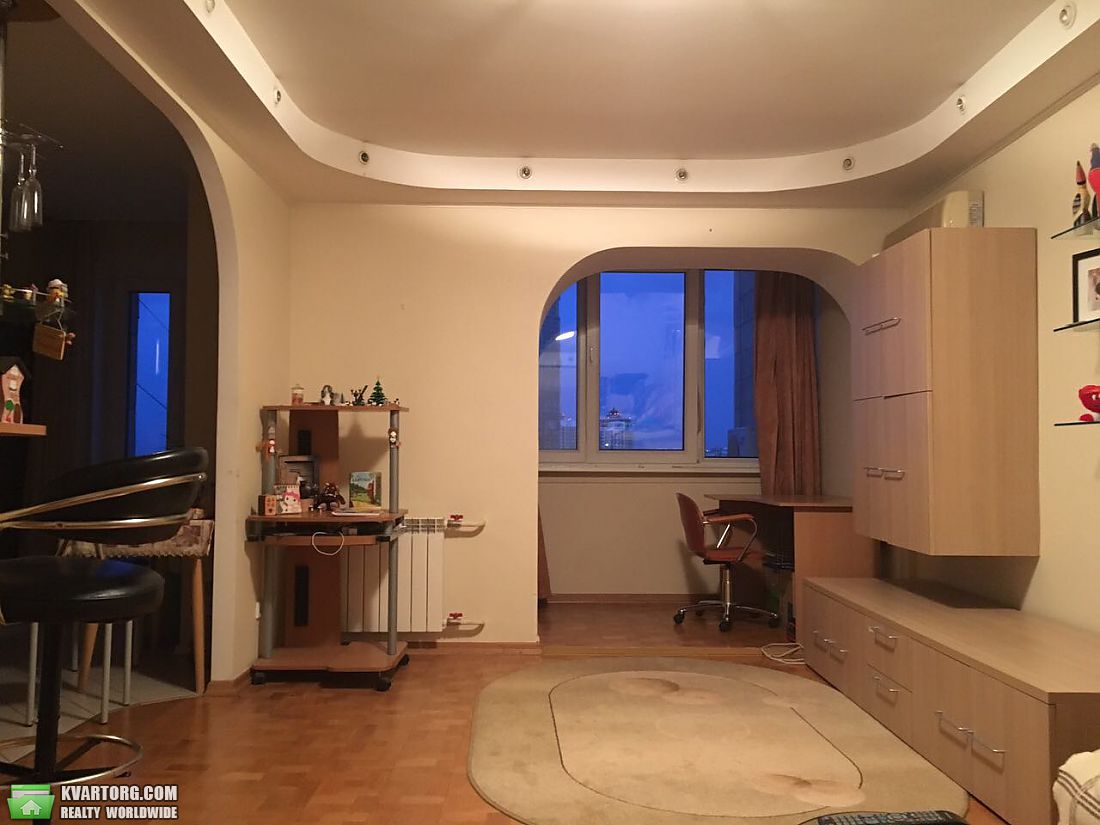 Rent out 2-room apartment. Киев,  Мельникова — photo 2