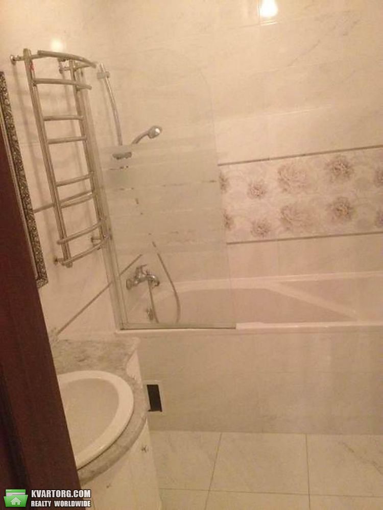 Rent out 2-room apartment. Киев,  Щорса — photo 9