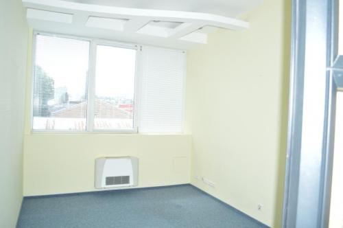 Rent out office. Киев, Жилянская — photo 1
