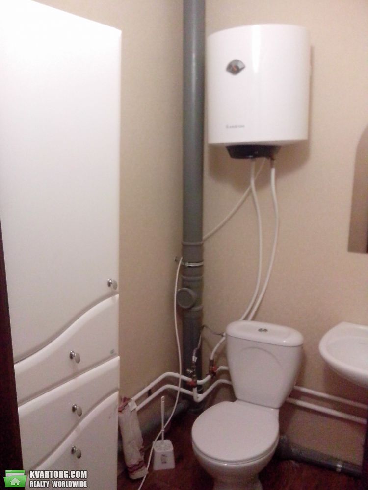 Rent out 1-room apartment. Киев, сергея данченко — photo 5