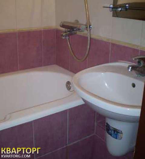 Rent out 2-room apartment. Киев, Урловская ул. — photo 6