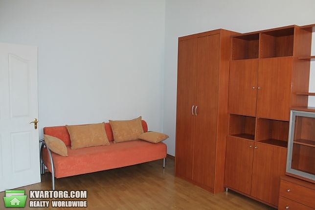 Rent out 2-room apartment. Киев, Банковая — photo 8