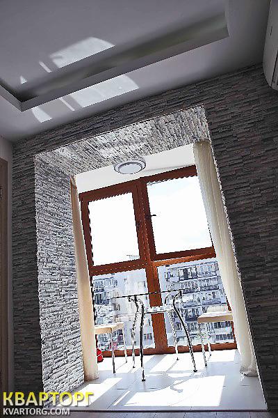 Rent out 2-room apartment. Киев, Леси Украинки бульв. — photo 8