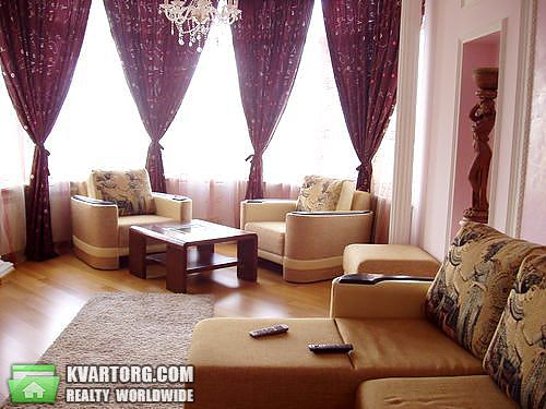 Rent out 3-room apartment. Киев, ул. Дмитриевская — photo 1
