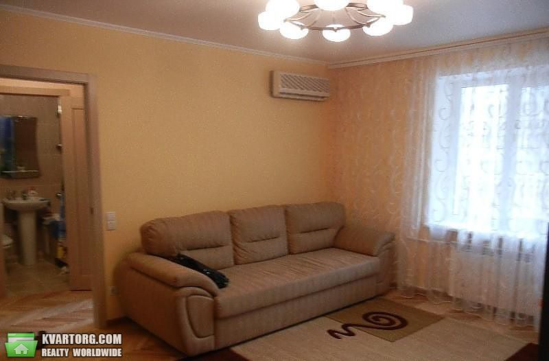 Rent out 2-room apartment. Киев,  Ковпака — photo 2