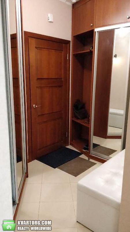 Rent out 2-room apartment. Киев,  Соломенская — photo 9