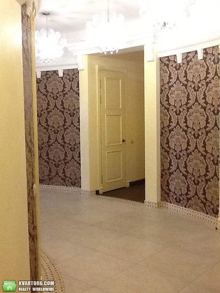 Rent out 4-room apartment. Киев,  Ковпака — photo 8