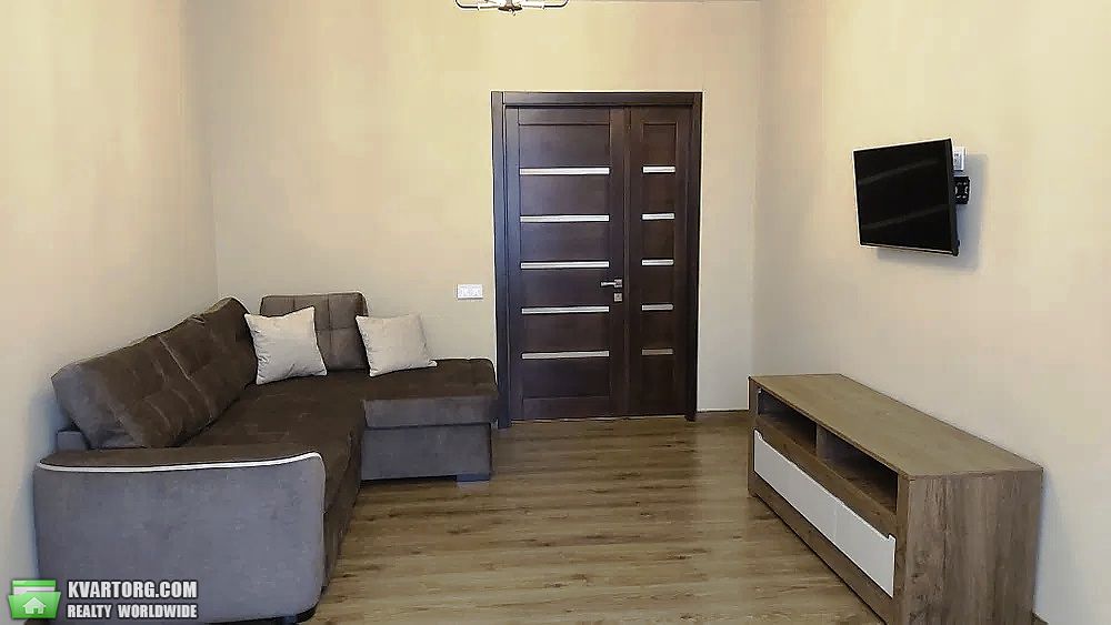 Rent out 2-room apartment. Львов, Залізнична — photo 2