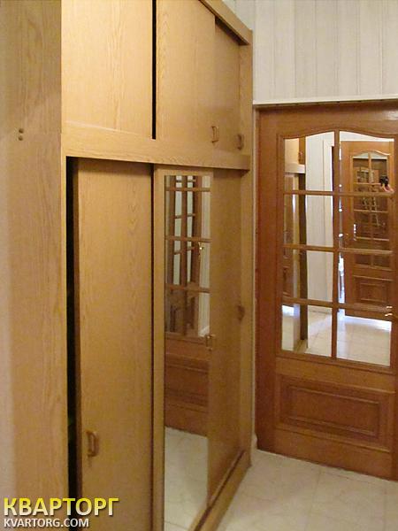 Rent out 3-room apartment. Киев,  Ревуцкого — photo 10