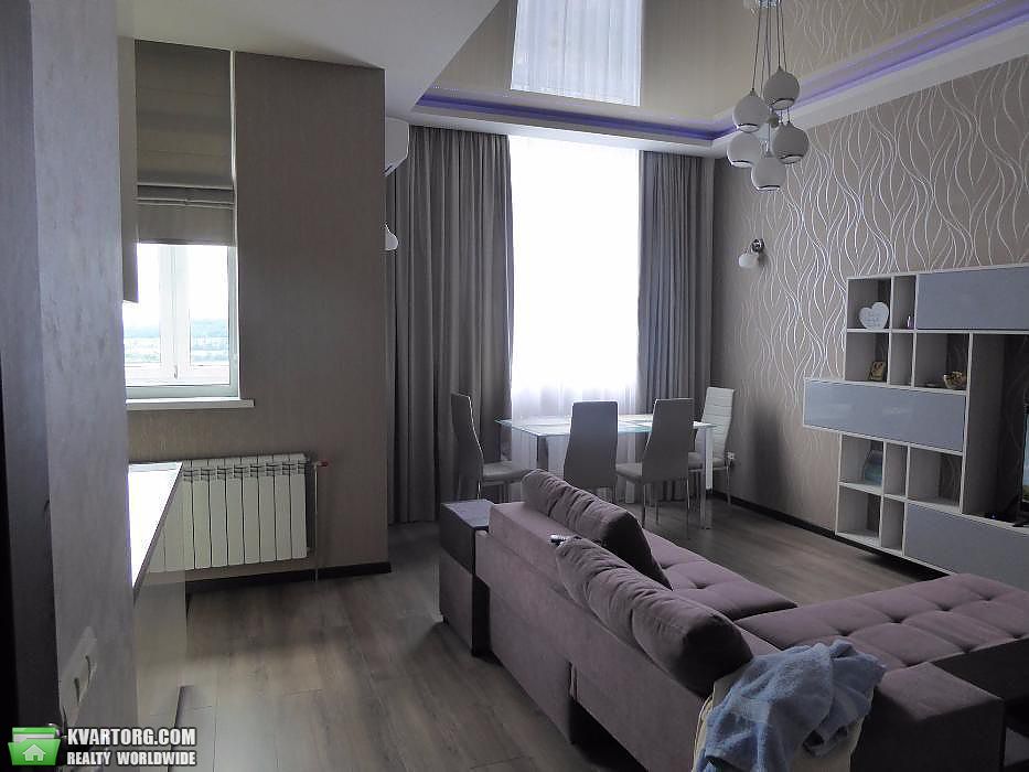 Rent out 3-room apartment. Киев,  Урловская — photo 1
