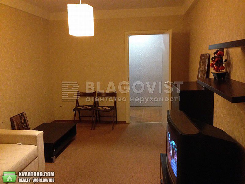 Rent out 2-room apartment. Киев,  Русановский бул — photo 2