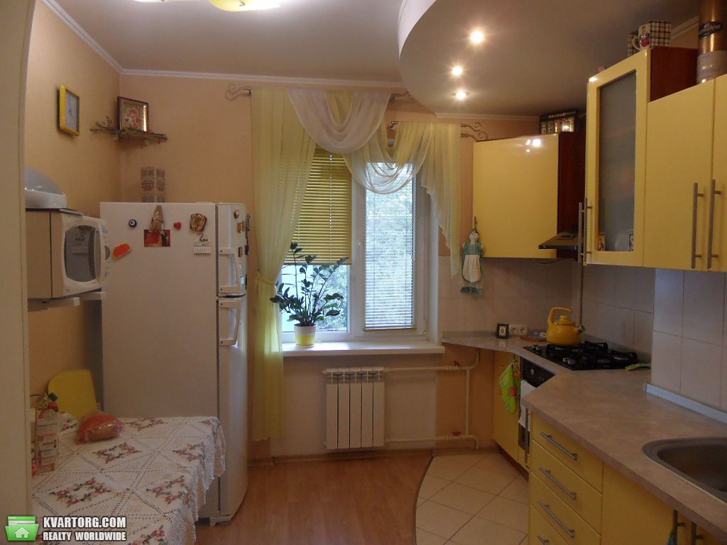 Rent out 3-room apartment. Одесса, Парковая — photo 1