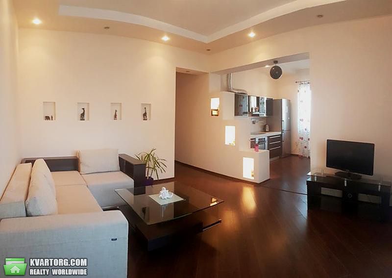 Rent out 2-room apartment. Киев,  Саксаганского — photo 1