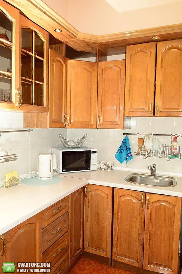 Rent out 2-room apartment. Киев,  Институтская — photo 7