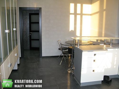 Rent out 2-room apartment. Киев,  Чавдар — photo 9