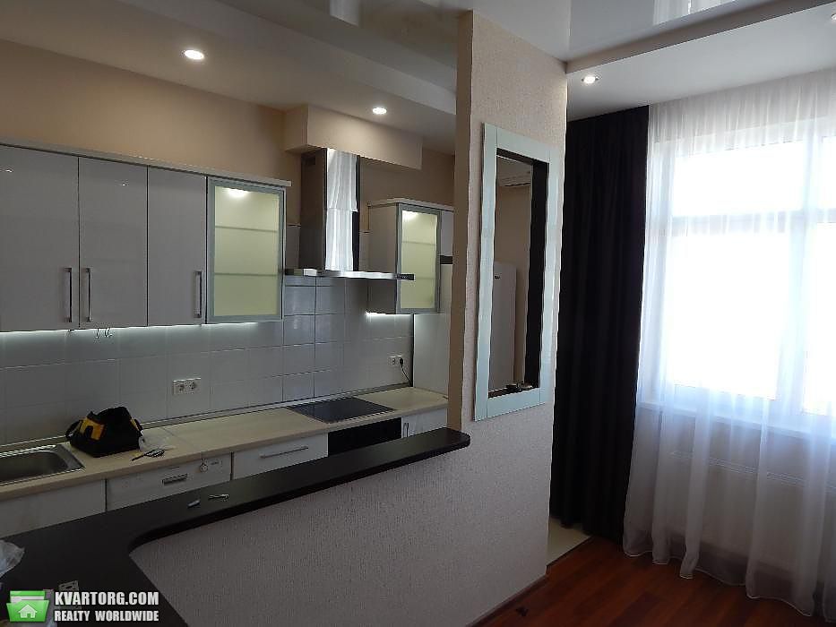 Rent out 3-room apartment. Киев,  Щорса — photo 3