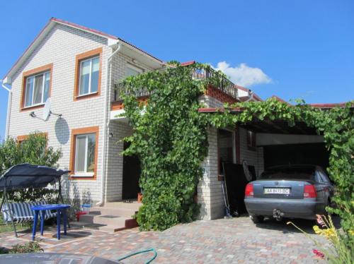Rent out house. Киевская обл., Полевая — photo 1