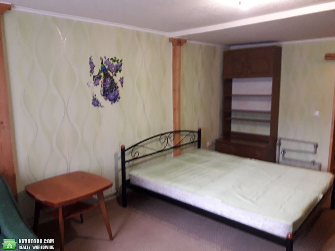 Rent out house. Киев,  Садовая — photo 1