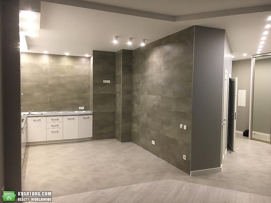 Rent out 2-room apartment. Киев,  Дарницкий бул — photo 10