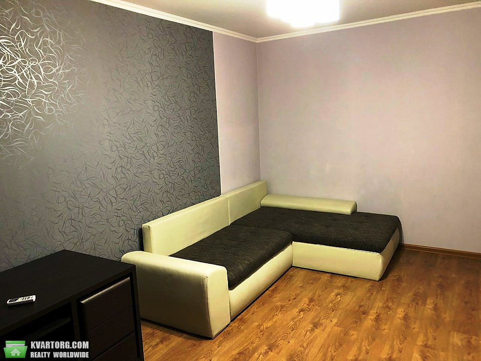 Rent out 2-room apartment. Киев,  Ревуцкого — photo 2
