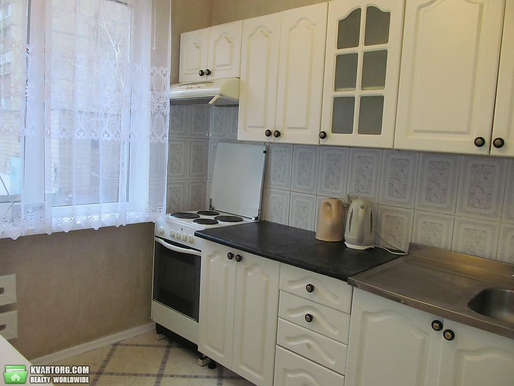 Rent out 2-room apartment. Киев,  Драйзера — photo 1
