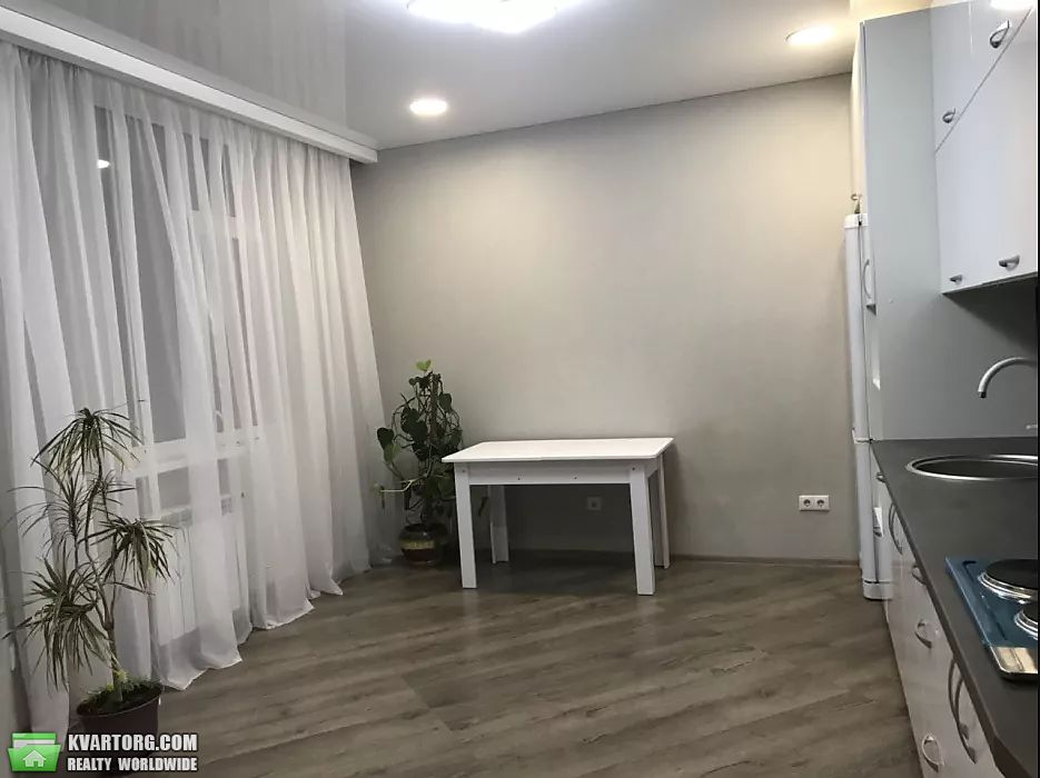 Rent out 1-room apartment. Киев, Западинська — photo 2