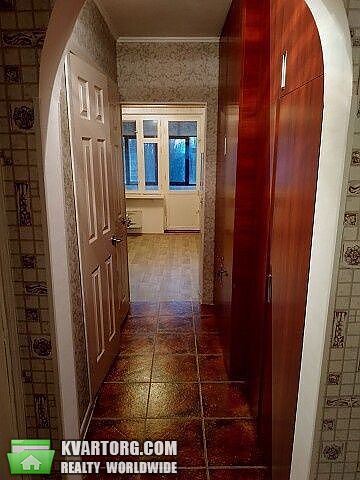 Rent out 1-room apartment. Львов, Степана Бандери — photo 5