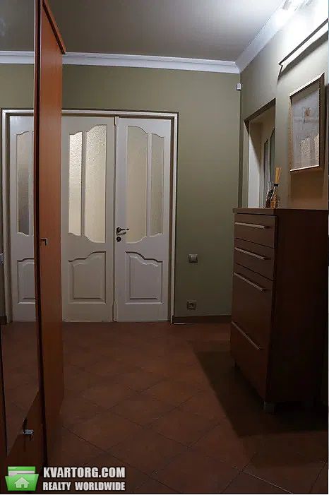 Rent out 2-room apartment. Львов, площа Ринок — photo 2