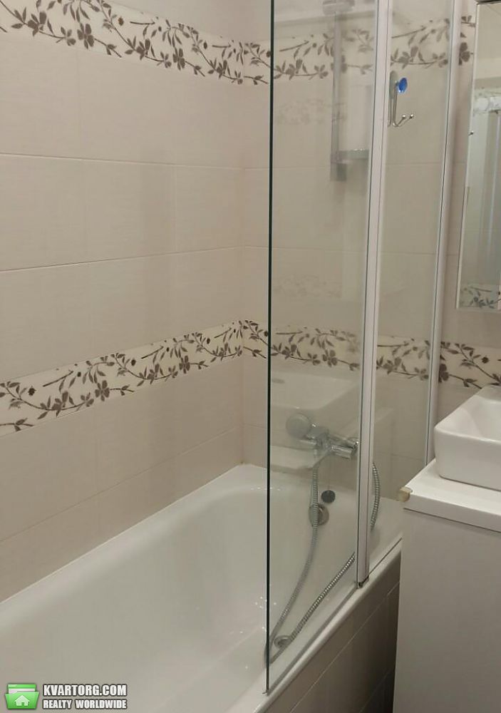 Rent out 3-room apartment. Киев, Сикорского — photo 8