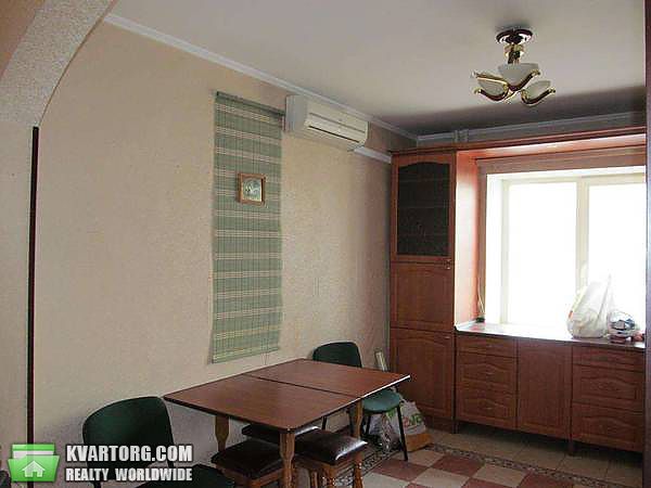 Rent out 3-room apartment. Киев,  Бажана — photo 2