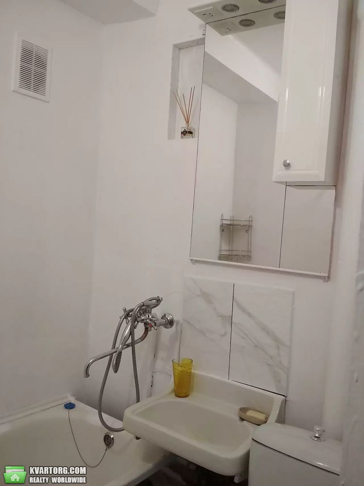 Rent out 1-room apartment. Киев,  Серова — photo 8