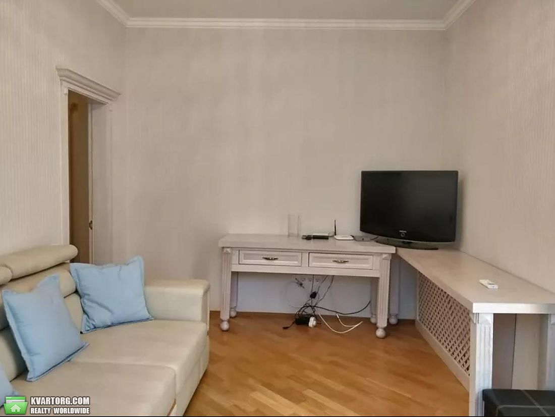 Rent out 2-room apartment. Киев,  Липская — photo 7