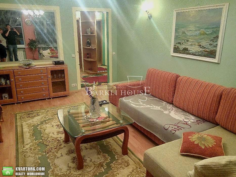 Rent out 3-room apartment. Киев,  Спасская — photo 1