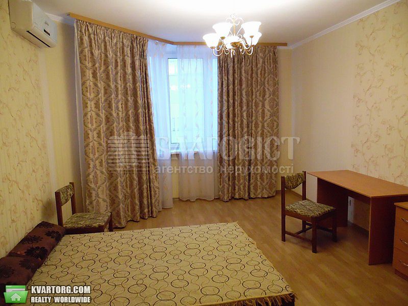 Rent out 2-room apartment. Киев, Олени Пчілки2 — photo 2