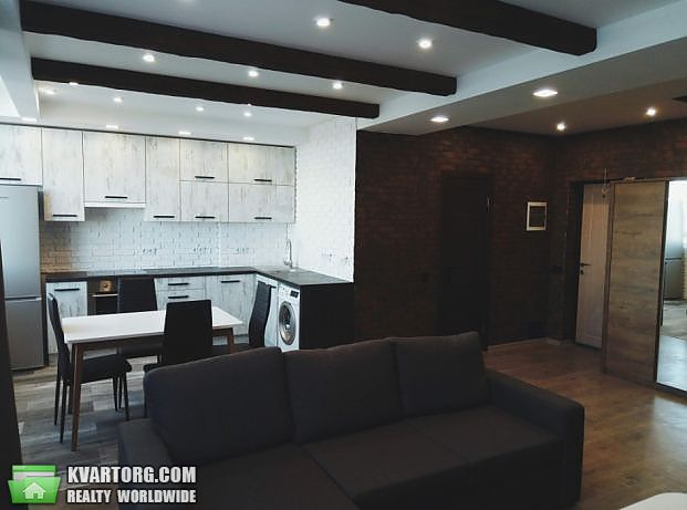 Rent out 2-room apartment. Киев,  Александровская — photo 1