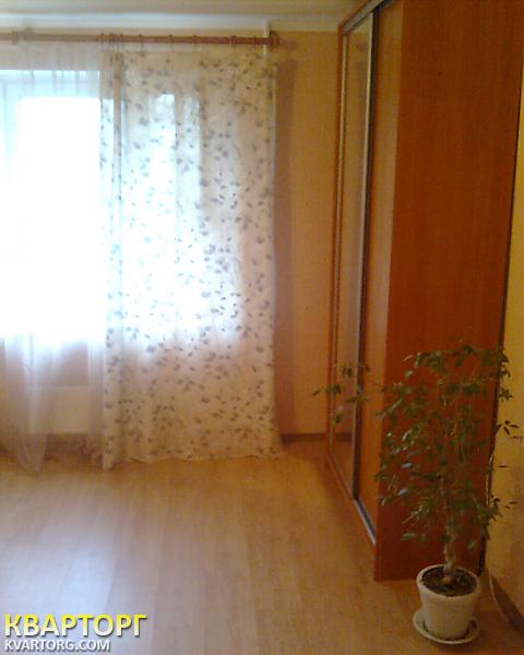 Rent out 2-room apartment. Киев,  Нововокзальная — photo 1