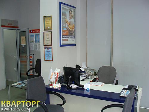 Rent out shop. Киев, Жилянская — photo 2
