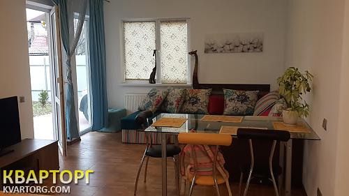 Rent out house. Киев,  Садовая Осокорки — photo 1