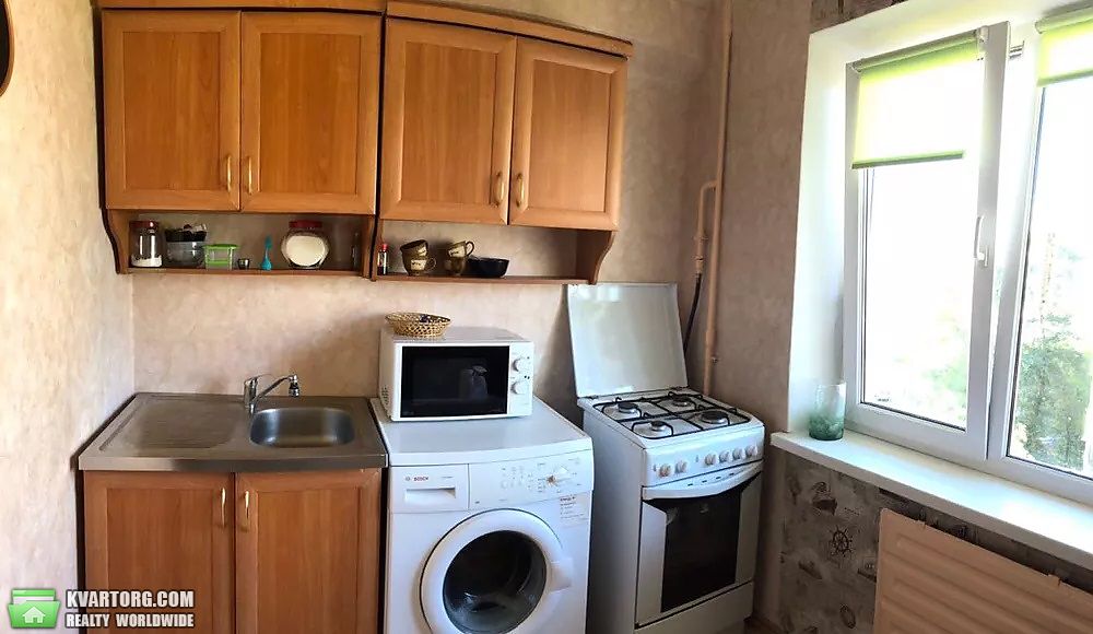 Rent out 1-room apartment. Киев,  Героев Днепра — photo 4