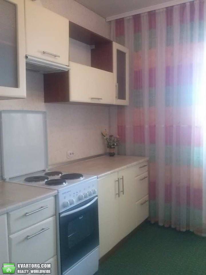 Rent out 2-room apartment. Киев,  Милославская — photo 1