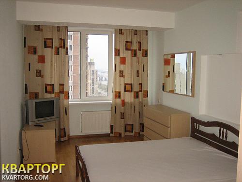 Rent out 2-room apartment. Киев,  Днепровская наб — photo 1
