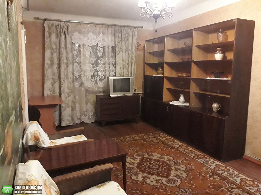 Rent out 3-room apartment. Вишневое, Першотравнева — photo 1