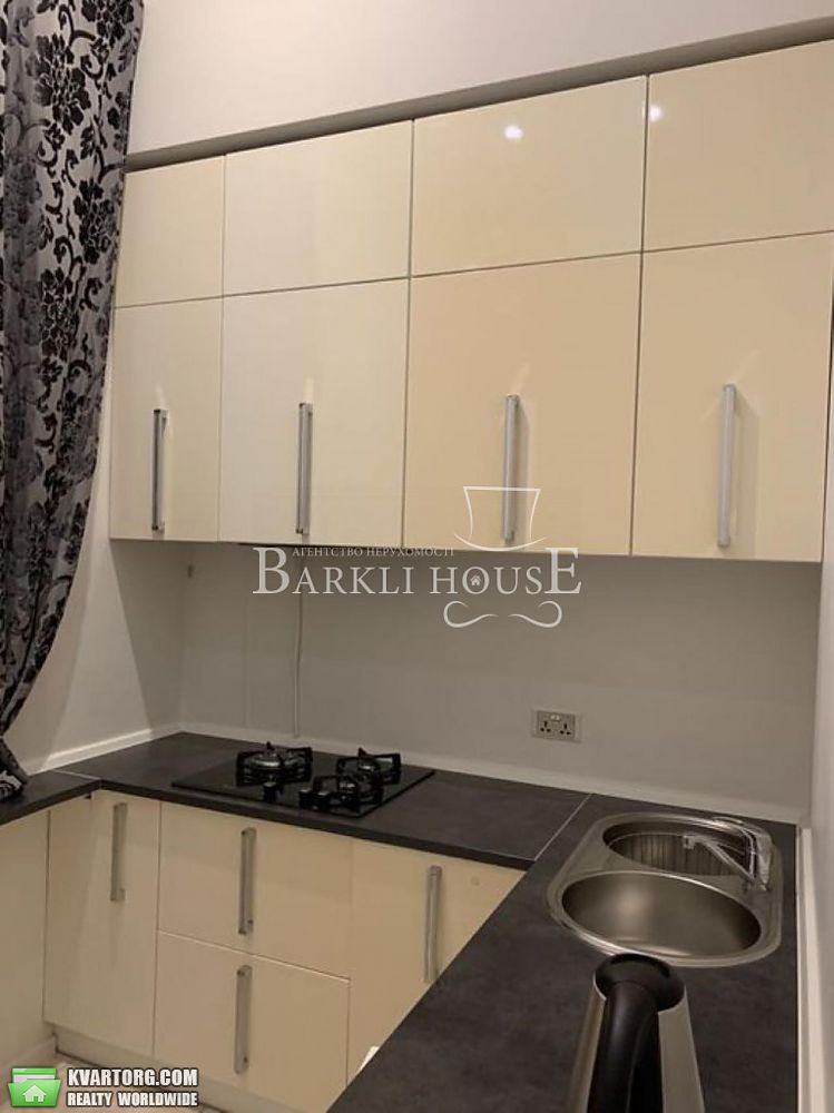 Rent out 2-room apartment. Киев, Єспланадная — photo 6