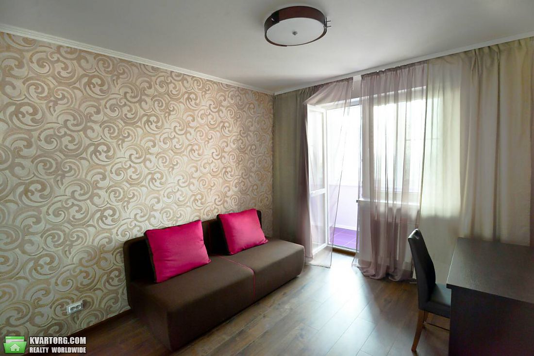 Rent out 3-room apartment. Киев,  Мельникова — photo 4