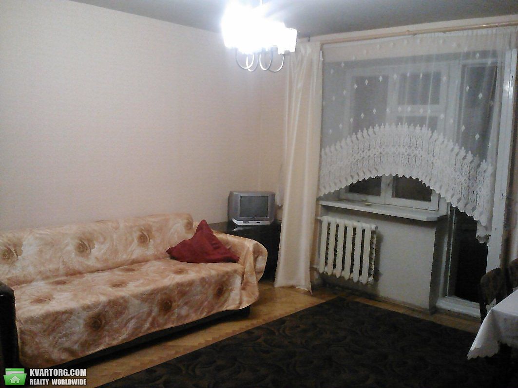 Rent out 3-room apartment. Одесса, Старорезничная — photo 1