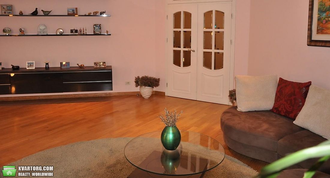 Rent out 4-room apartment. Киев,  Старонаводницкая — photo 2