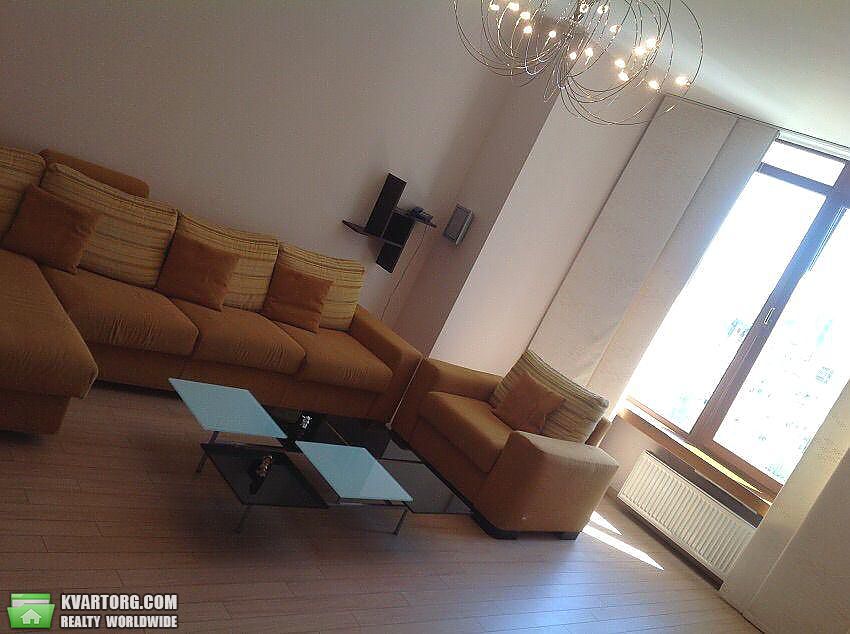 Rent out 2-room apartment. Киев,  Жилянская — photo 1